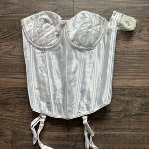Frederick’s of Hollywood Elegant White Corset Bustier 34C